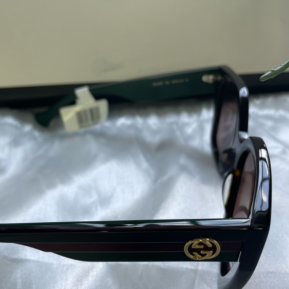 NWT Gucci Black Sunglasses w red and green strips on side main image 5